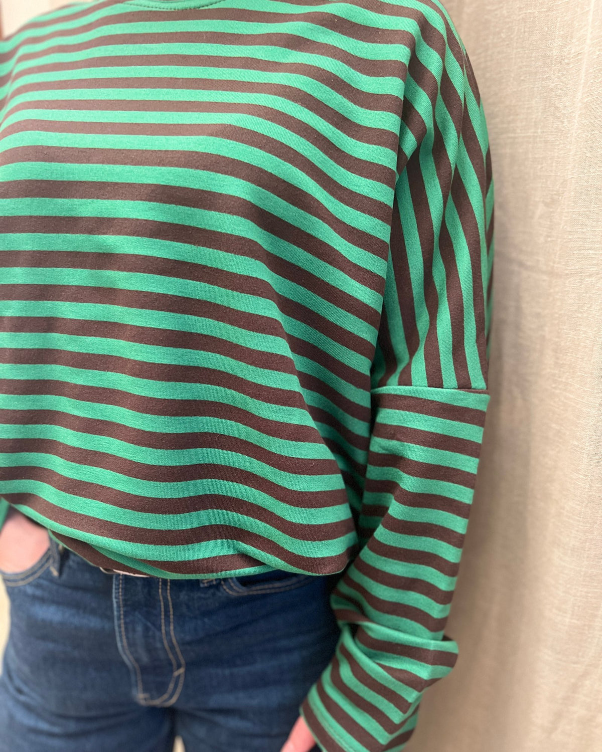 Oversized Striped T-shirt – Green & Brown 💚