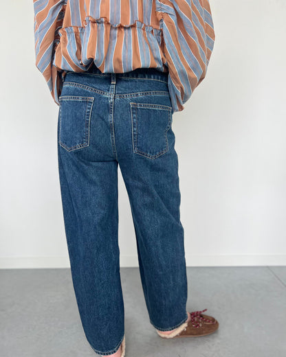 Barrel jeans