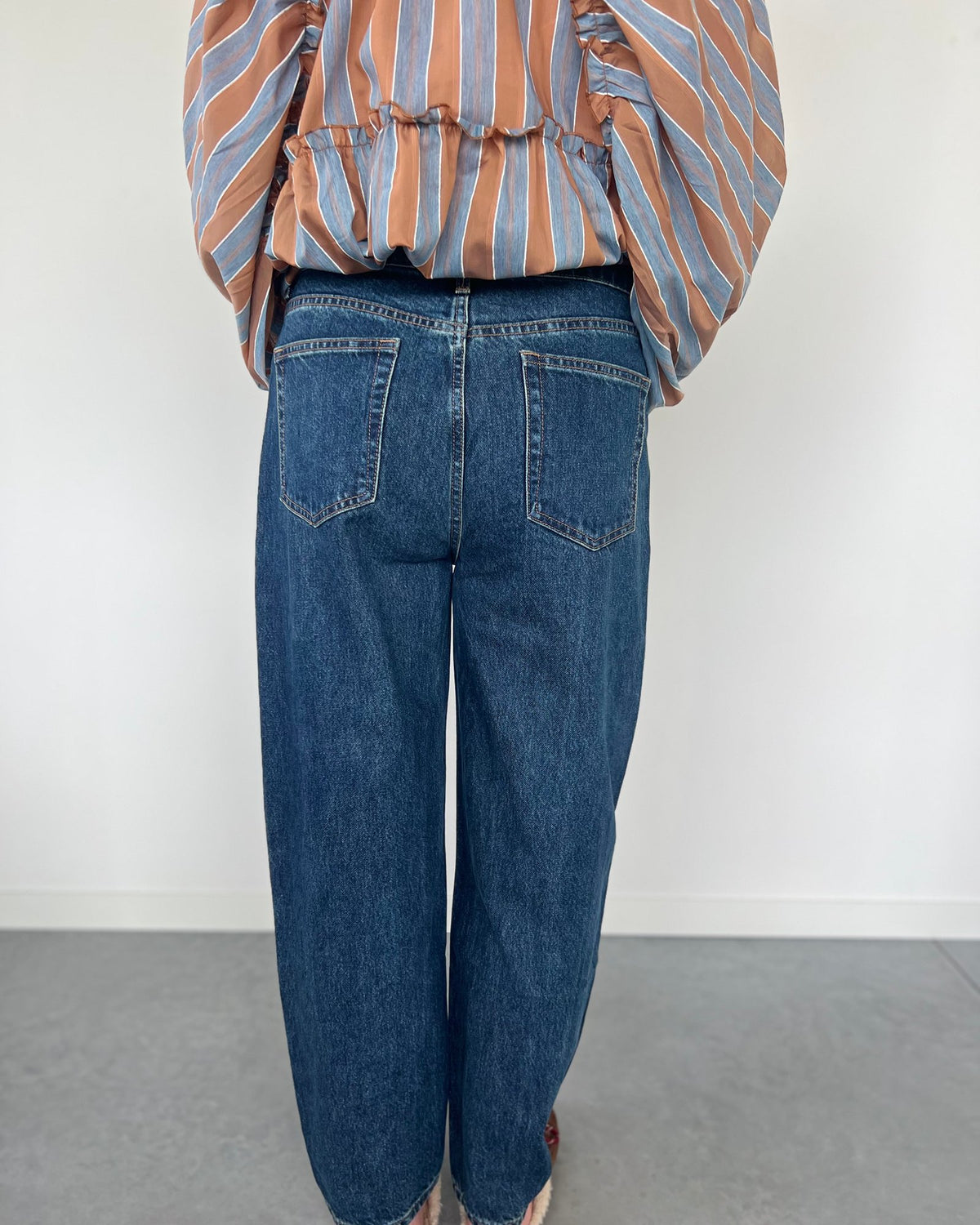 Barrel jeans