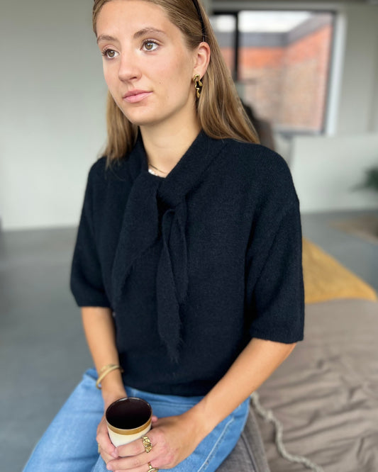 Supersoft top met sjaaltje-zwart