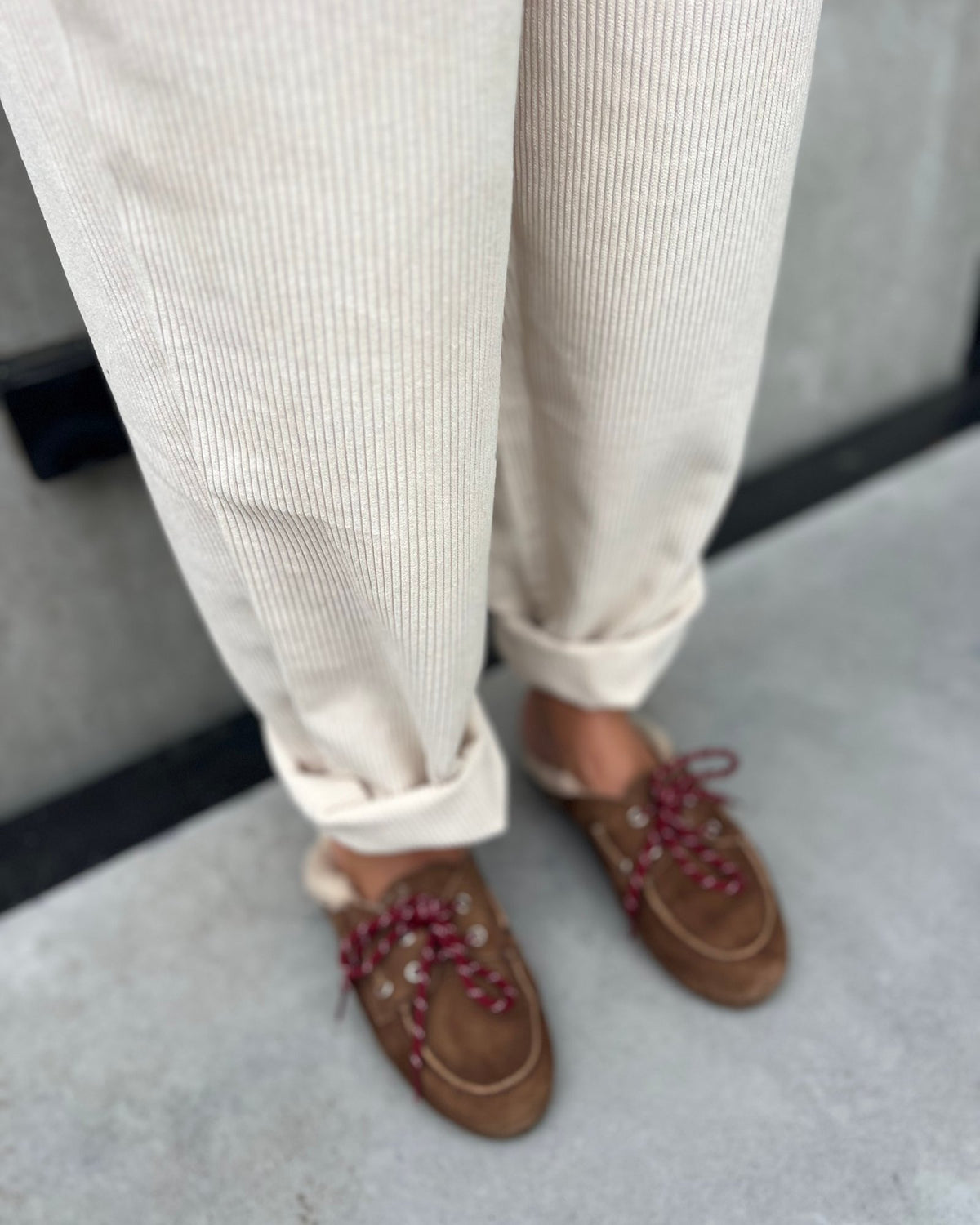 Rib broekje relaxed fit ecru