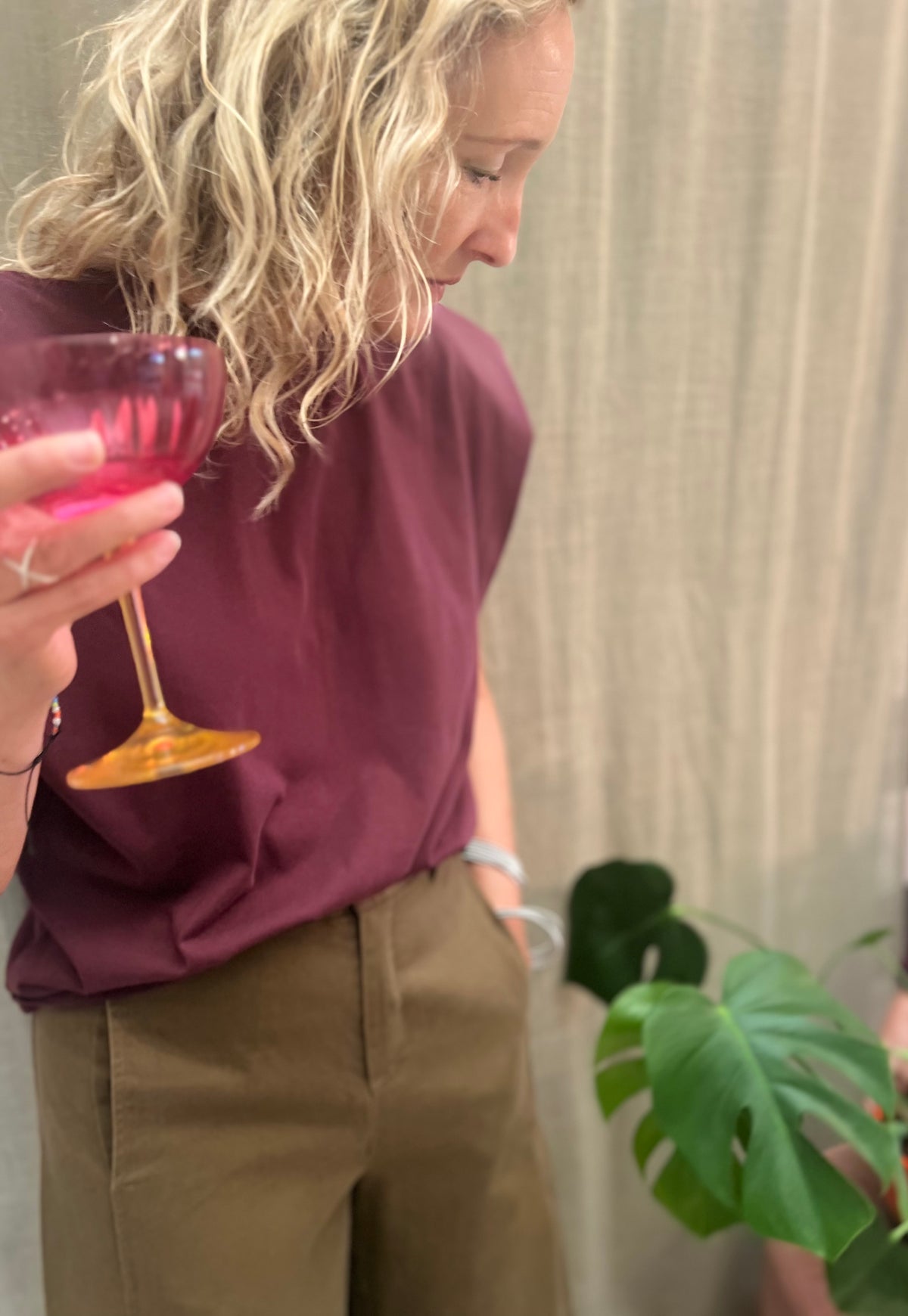 t-shirt met schoudervulling bordeaux