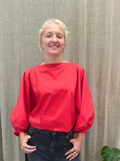 Bloesje zwart met pofmouwen-rood
