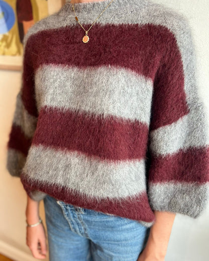 Oversized Striped Knit – Grey/Burgundy