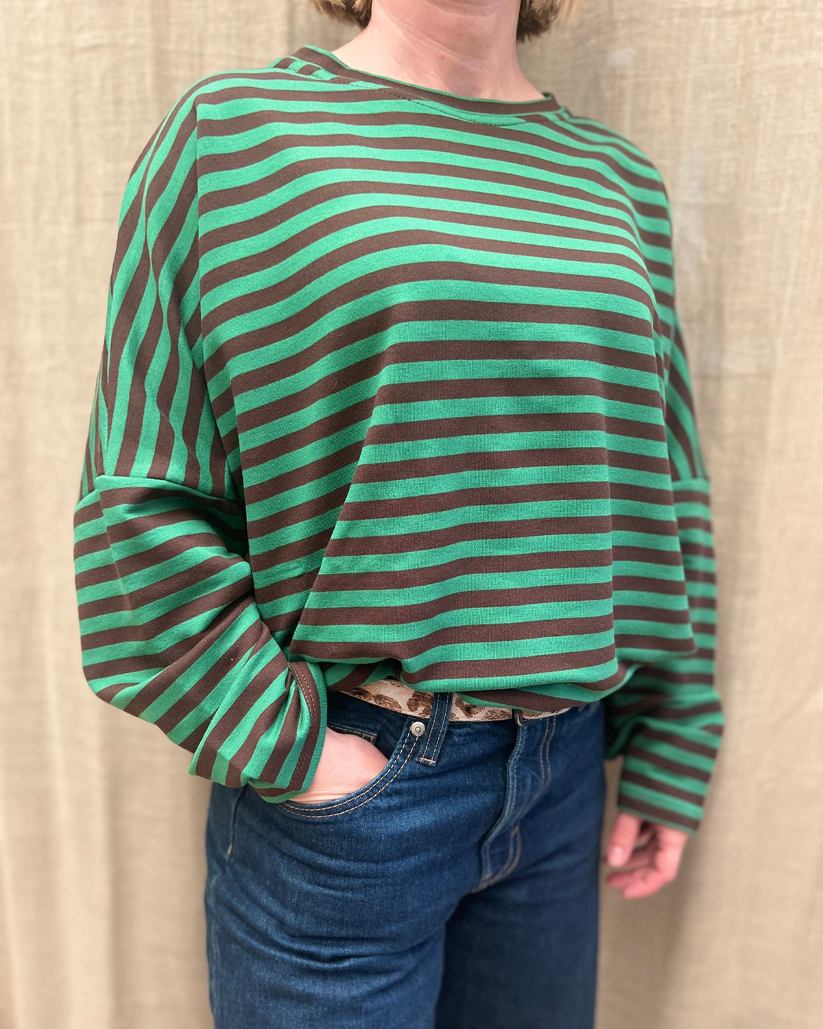 Oversized Striped T-shirt – Green & Brown 💚