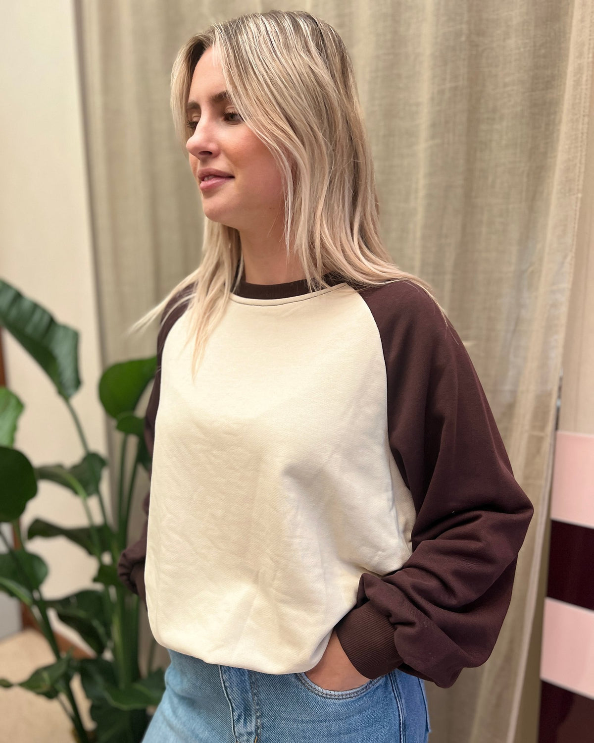 Oversized Raglan Sweater – Ecru & Bruin