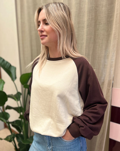 Oversized Raglan Sweater – Ecru & Bruin