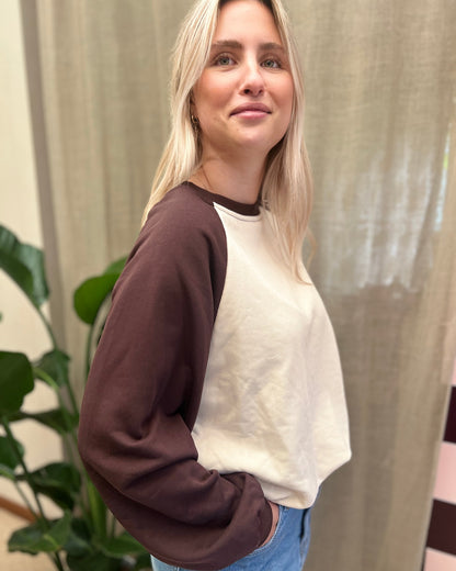 Oversized Raglan Sweater – Ecru & Bruin