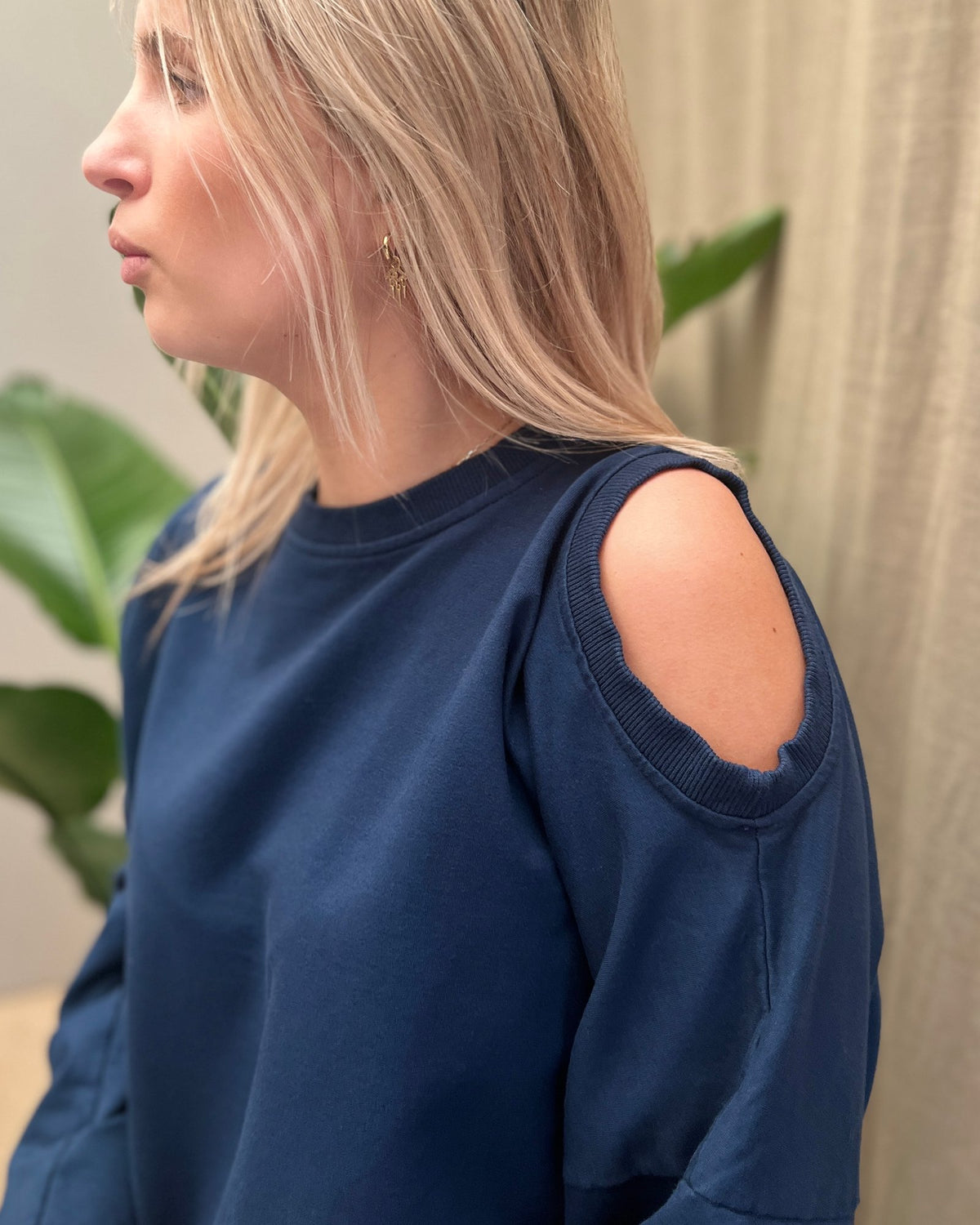 Navy Blue tshirt – Open Shoulder 💙