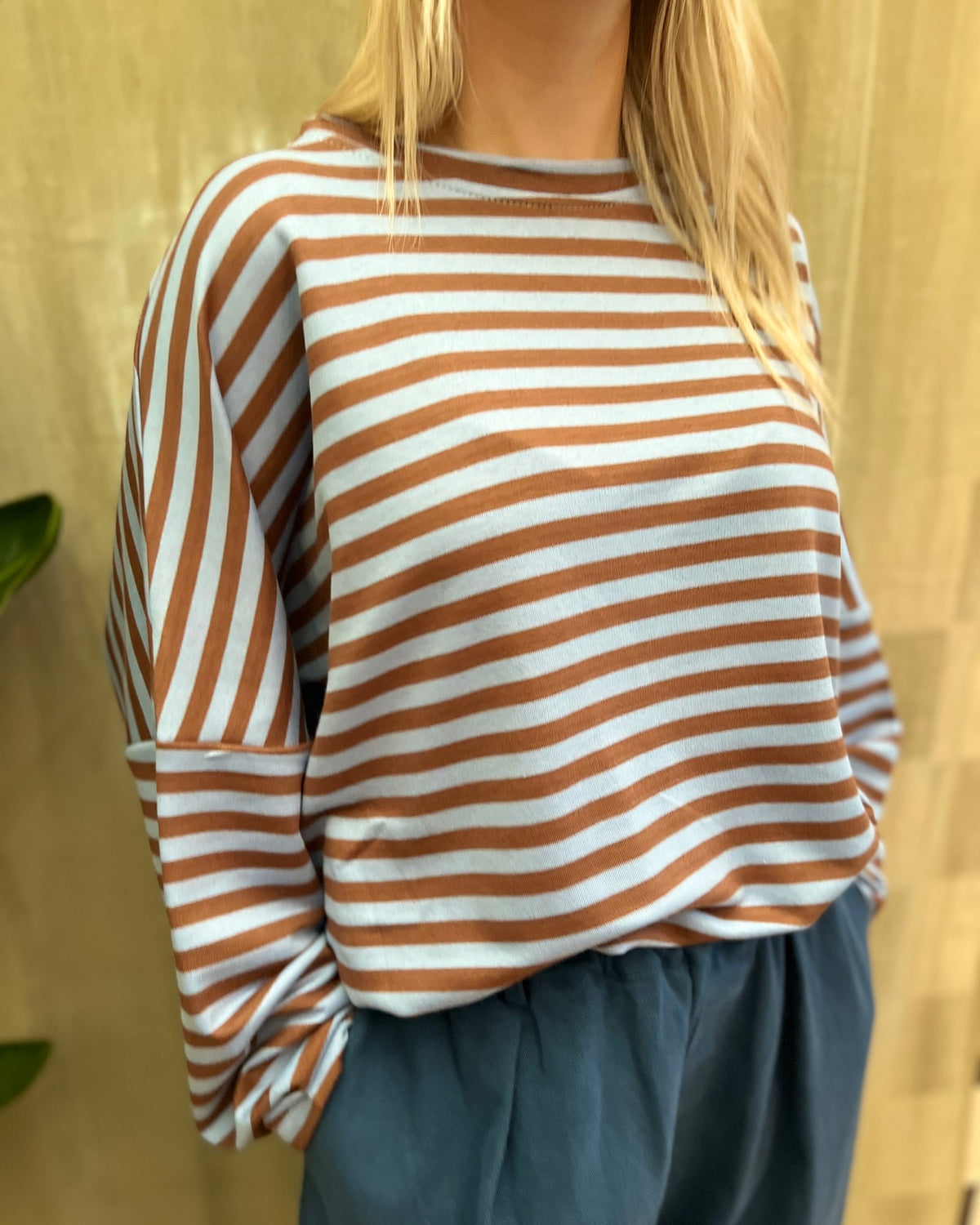 Oversized Striped T-shirt – blauw bruin